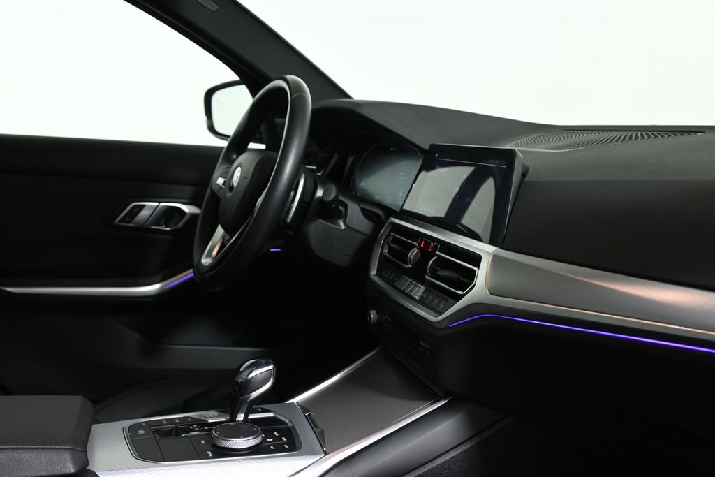 Used 2021 BMW 330e xDrive w/ Convenience Package image 32