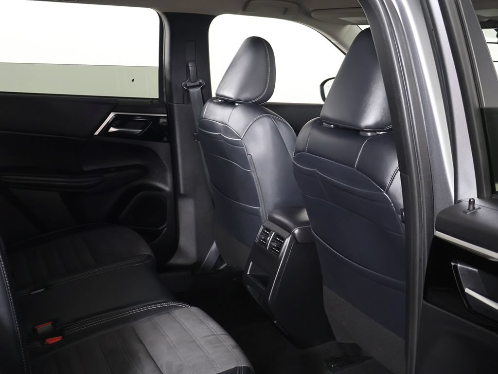 Used 2024 Mitsubishi Outlander SE AWD/4WD image 29