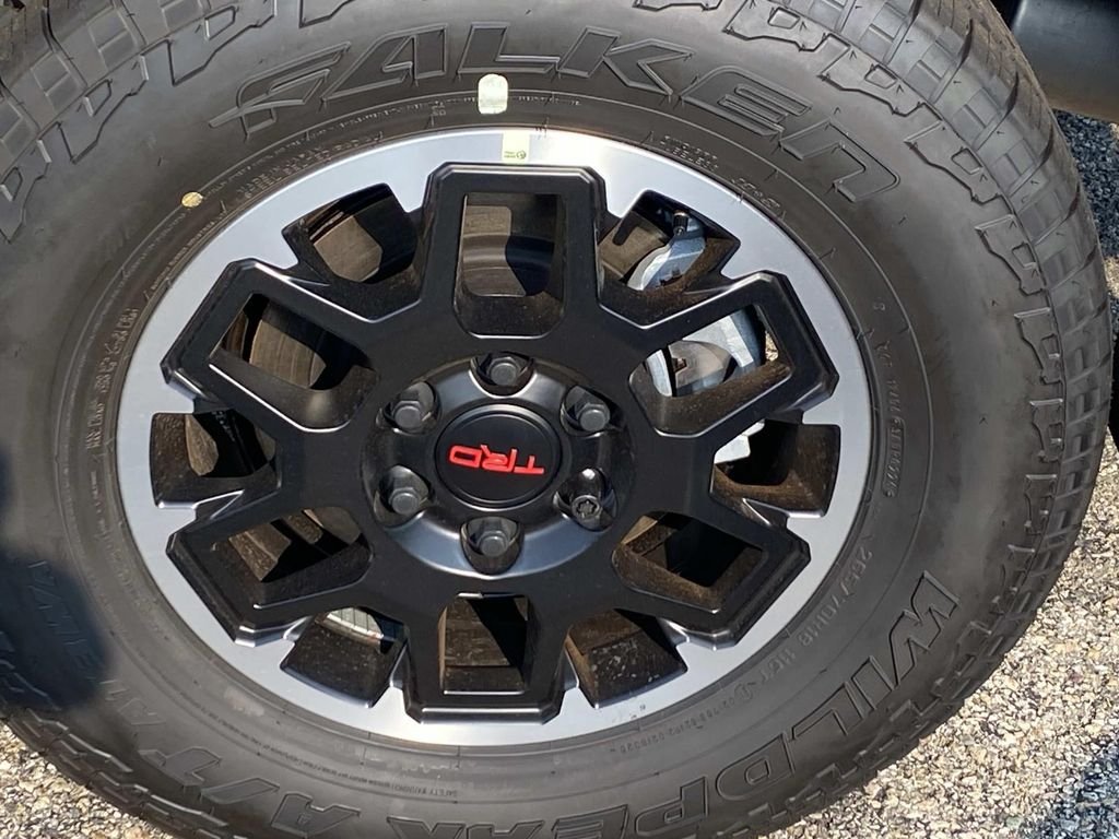 New 2026 Toyota Tacoma TRD Off-Road w/ TRD Off Road Upgrade Package AWD/4WD image 5