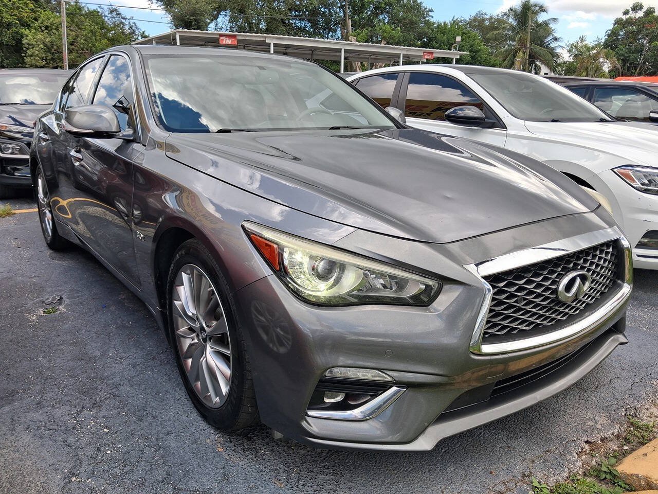 Used 2019 INFINITI Q50 Luxe w/ Essential Package (3.0T Luxe) RWD image 5