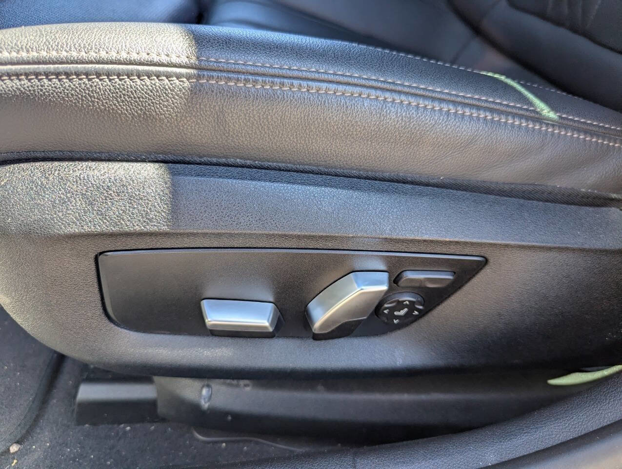 Used 2021 BMW 540i 540i 4dr Sedan w/ M Sport Package image 25