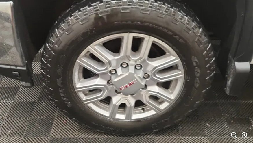 Used 2023 GMC Sierra 2500 SLT w/ SLT Premium Package image 5