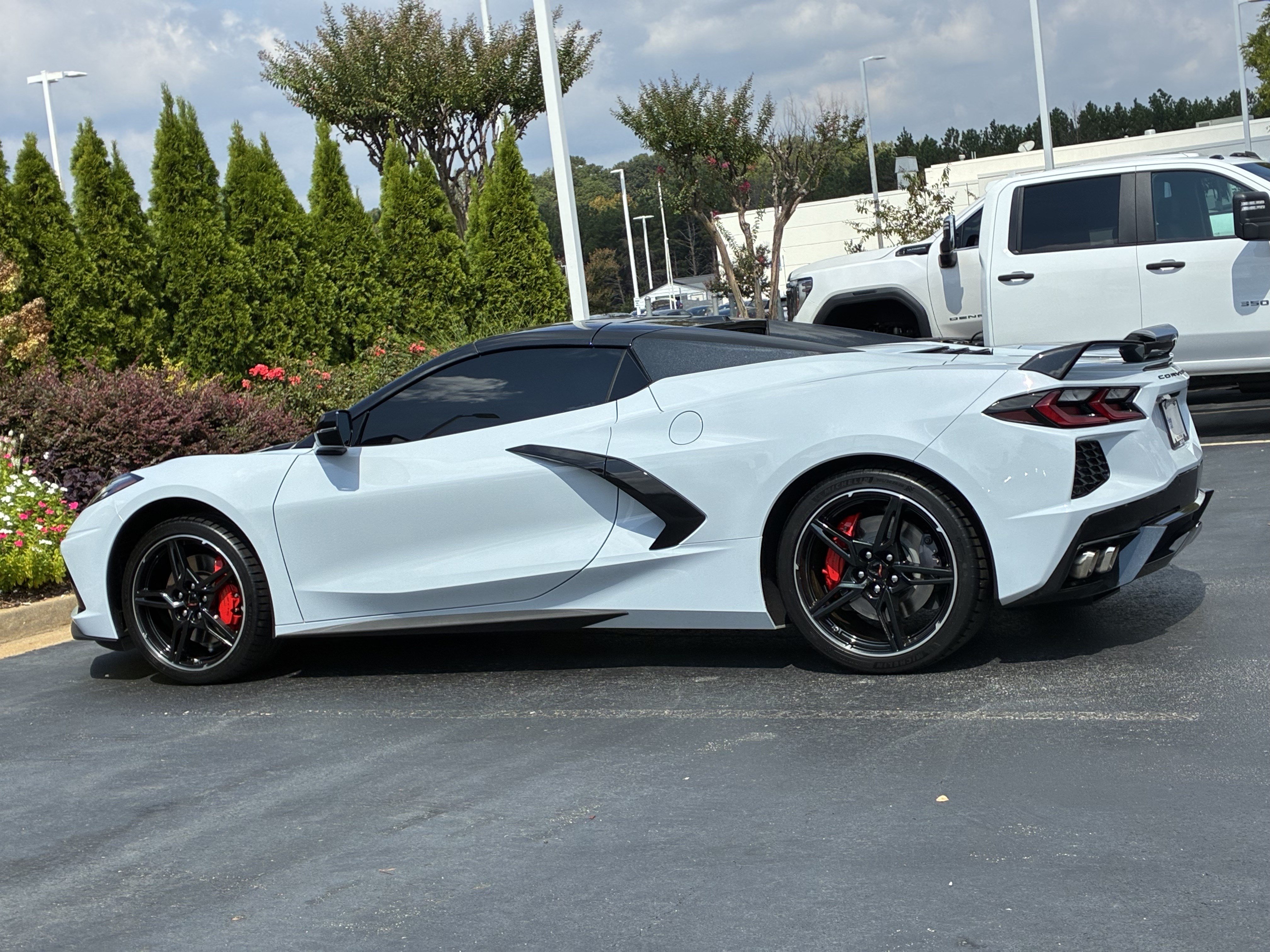 Used 2021 Chevrolet Corvette Stingray Premium Conv w/ Z51 Performance Package RWD image 9
