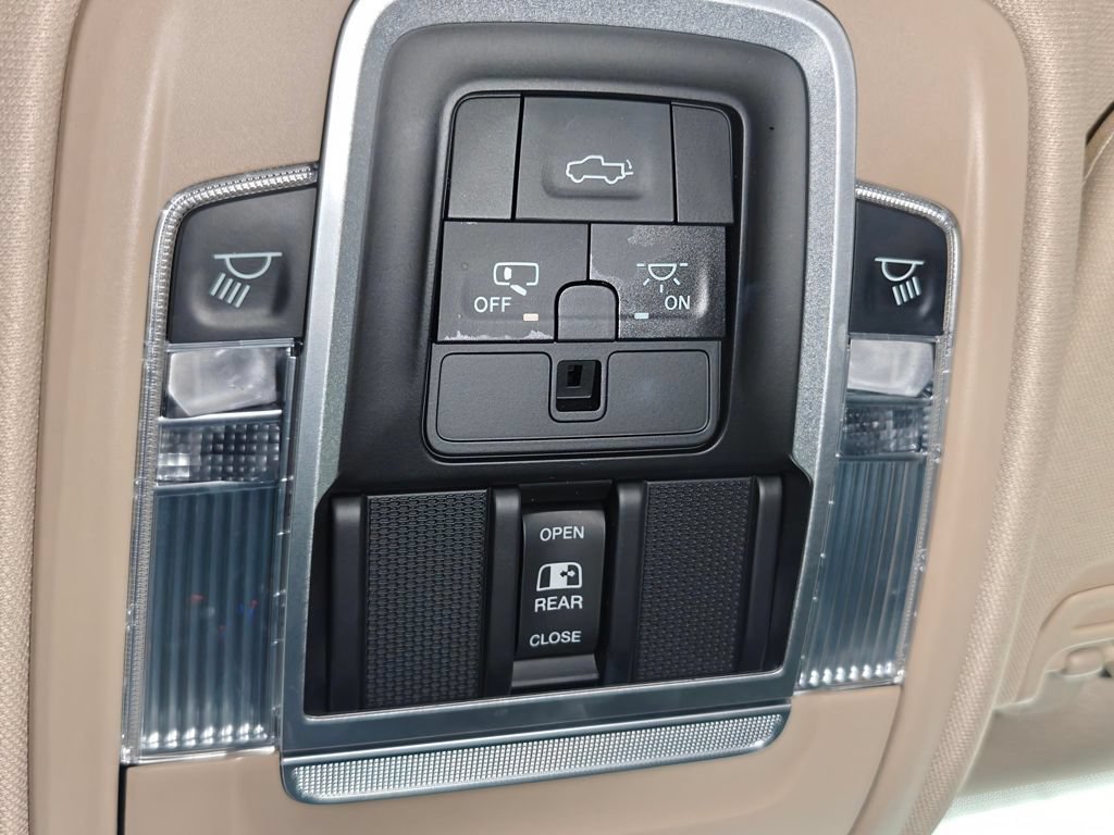 Used 2021 RAM 1500 Laramie AWD/4WD image 11