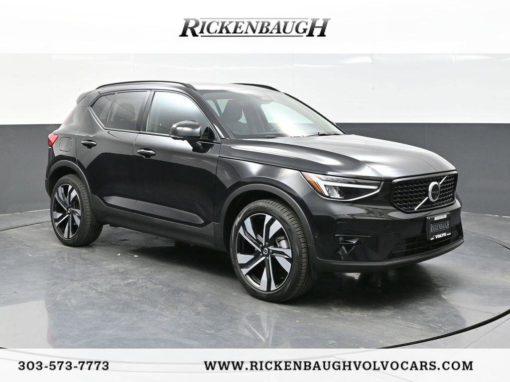 Used 2024 Volvo XC40 B5 Plus