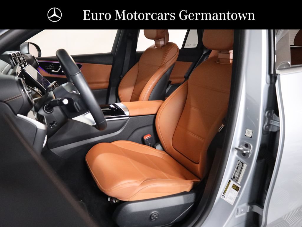 Used 2024 Mercedes-Benz GLC 300 4MATIC image 43