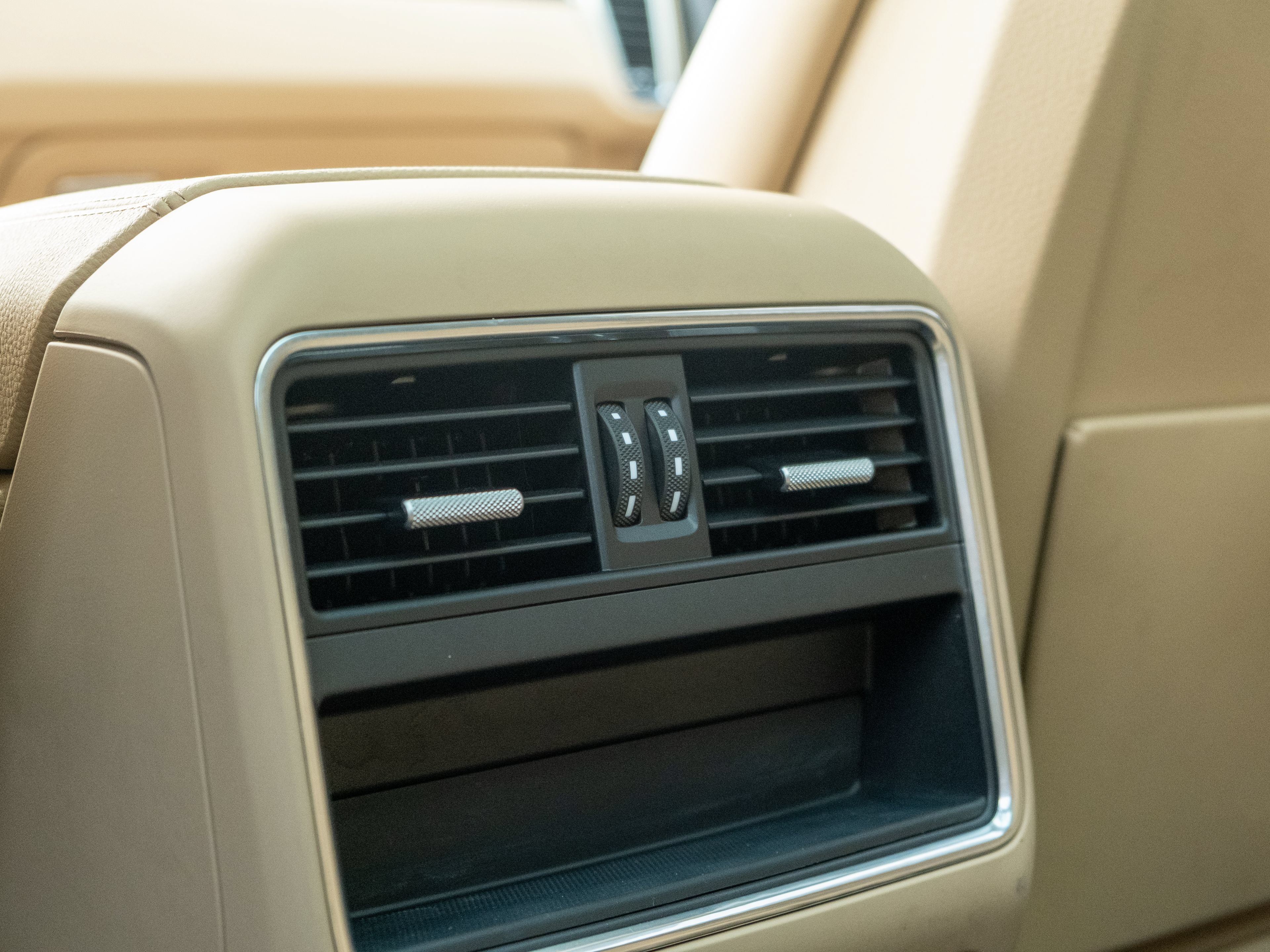 Certified 2023 Porsche Cayenne AWD/4WD image 40