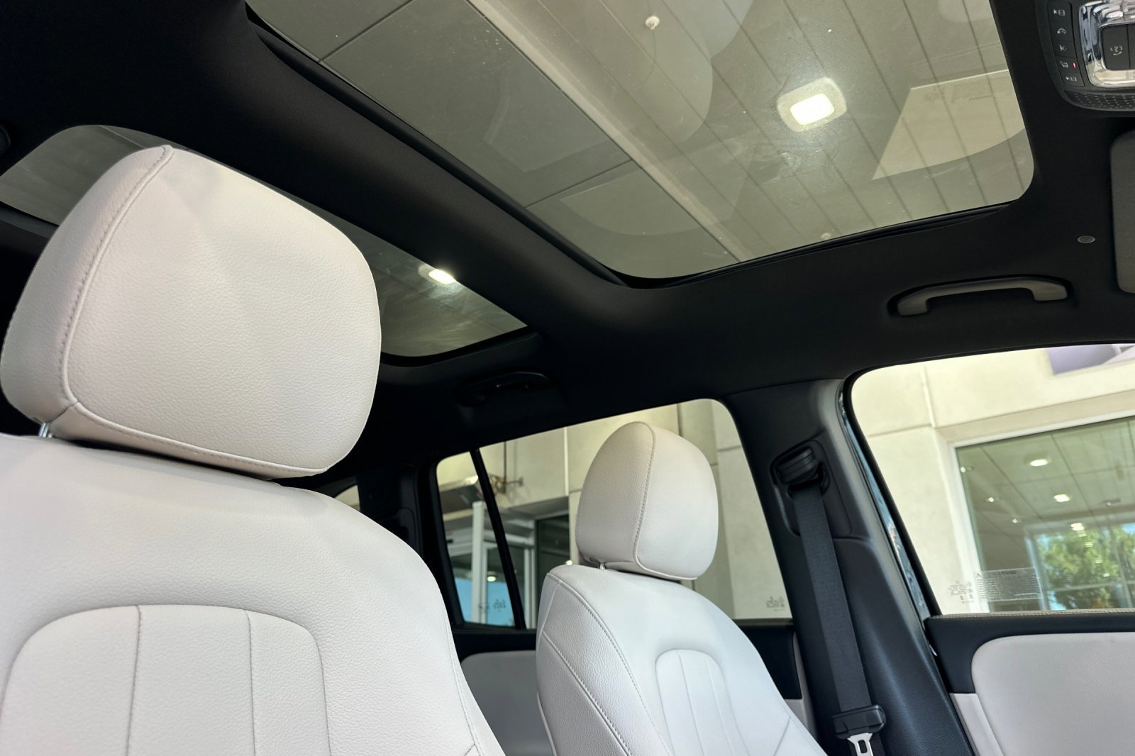 New 2025 Mercedes-Benz GLB 250 250 image 17