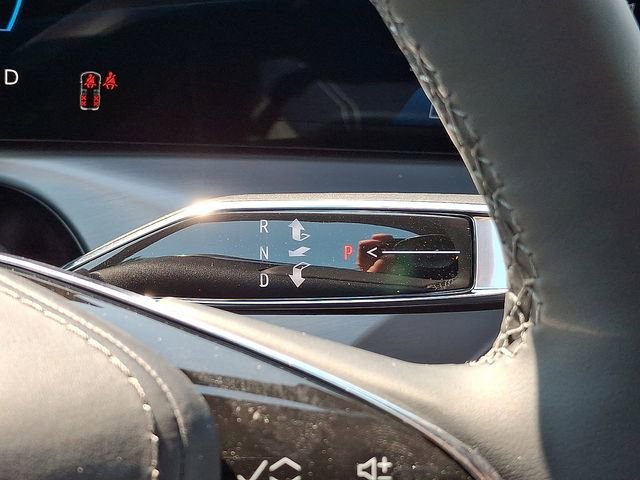 New 2026 Cadillac Vistiq Premium Luxury w/ LPO, Floor Liner Package image 9