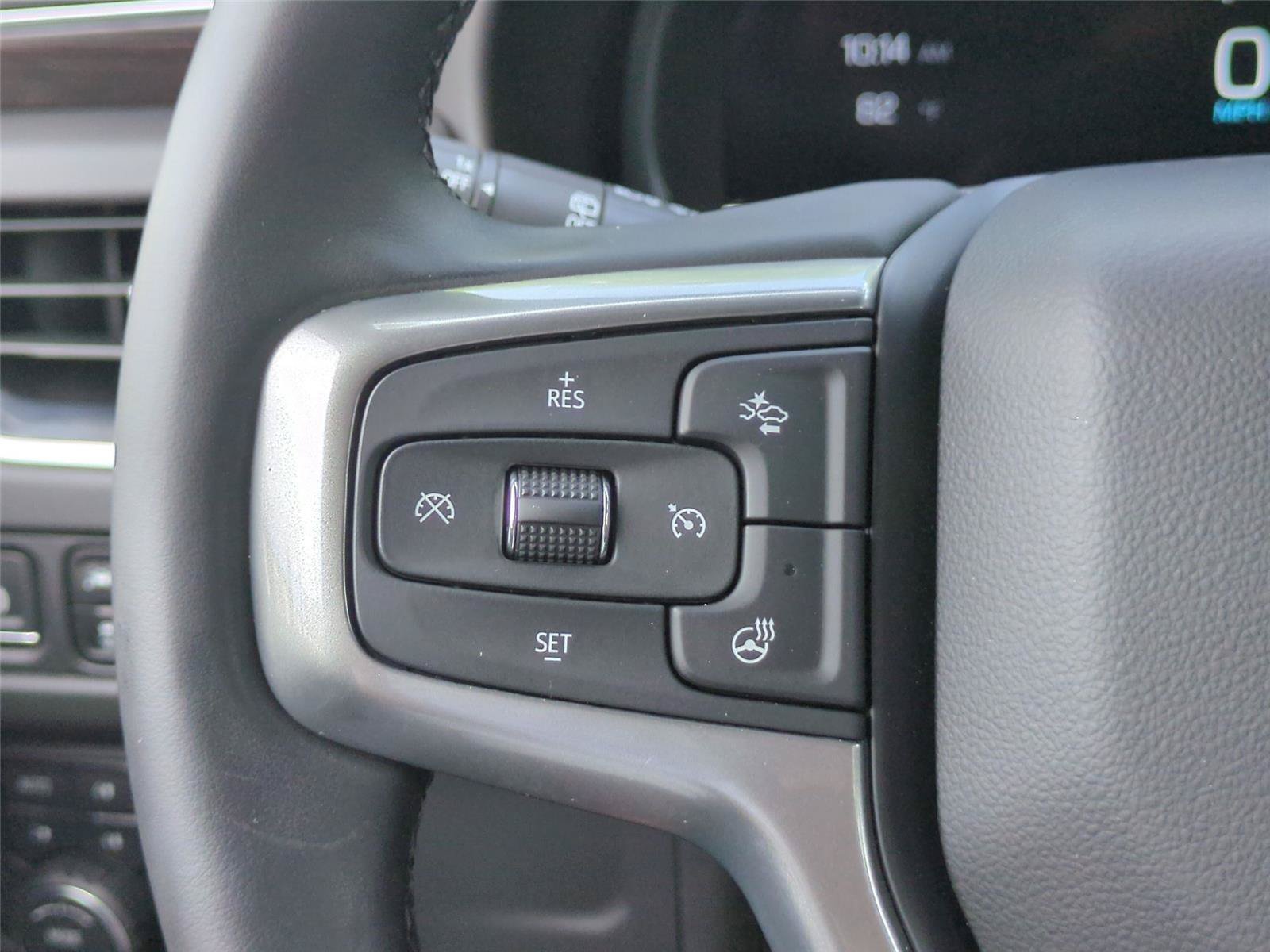 Used 2024 Chevrolet Tahoe Z71 w/ Luxury Package AWD/4WD image 17