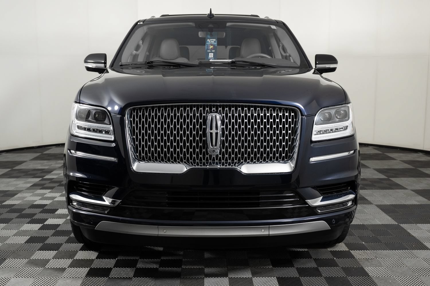 Used 2021 Lincoln Navigator Reserve w/ Cargo Convenience Package AWD/4WD image 11