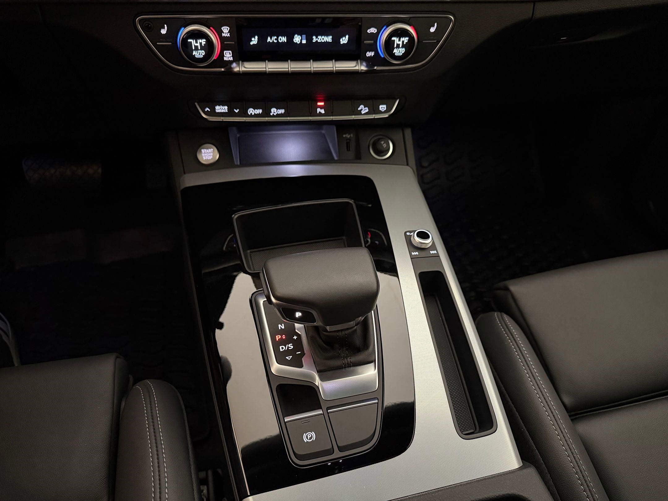 Certified 2025 Audi Q5 2.0T Premium w/ Convenience Plus Package image 18