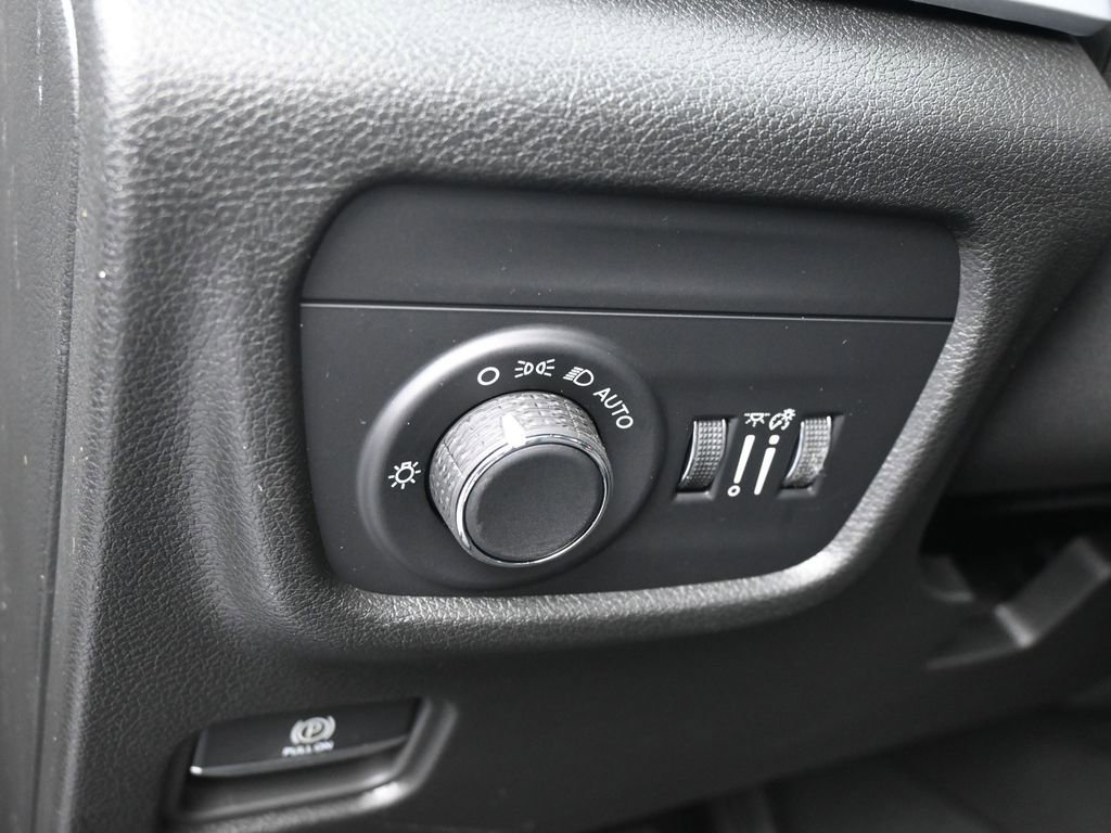 New 2026 Jeep Grand Cherokee L Laredo image 14