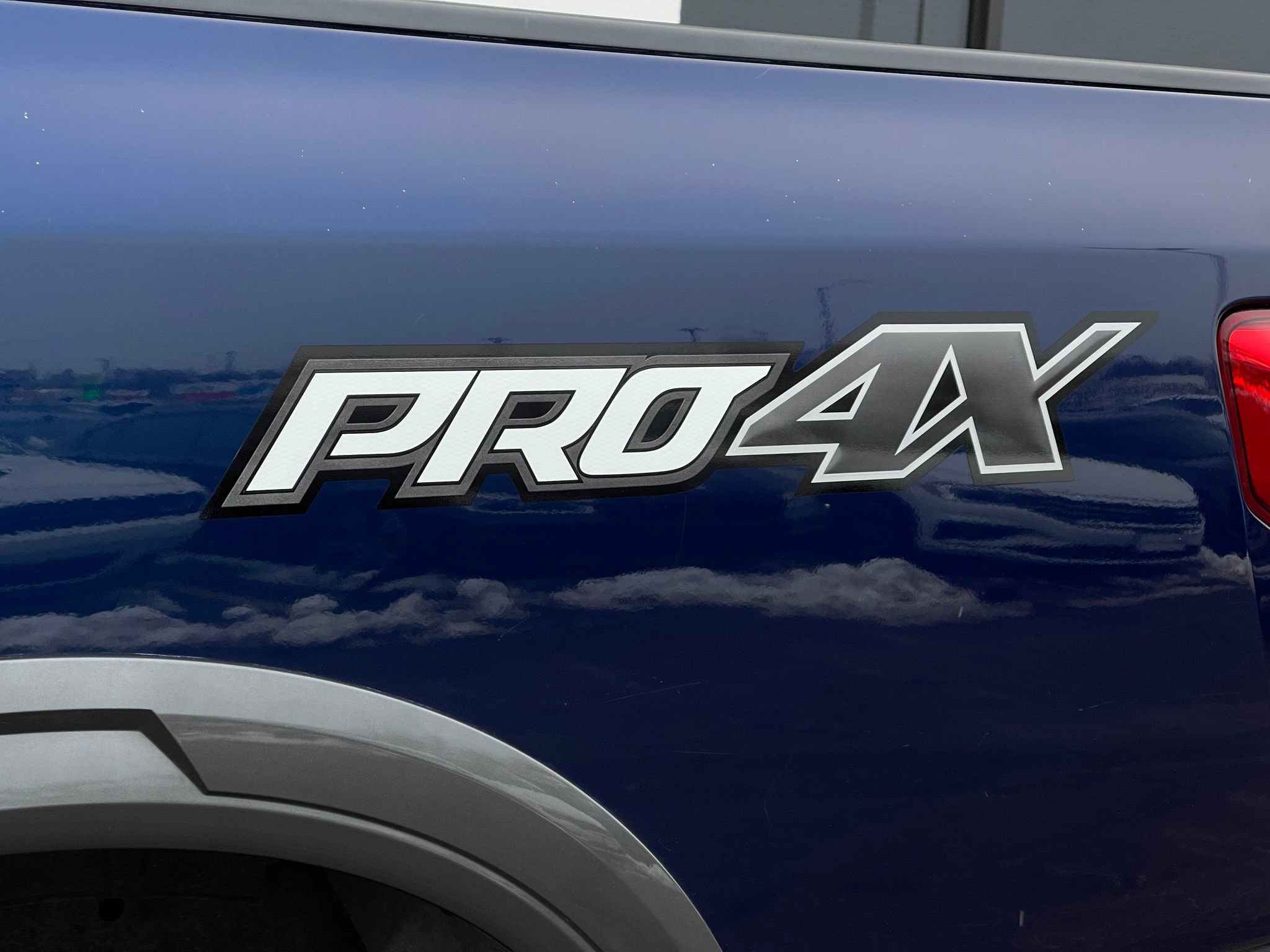 Used 2017 Nissan Titan PRO-4X w/ Pro-4x Convenience Package image 36