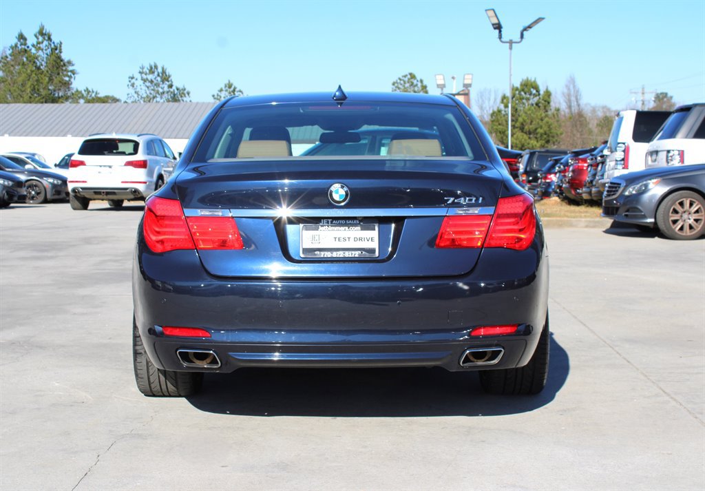 Used 2012 BMW 740i RWD image 6