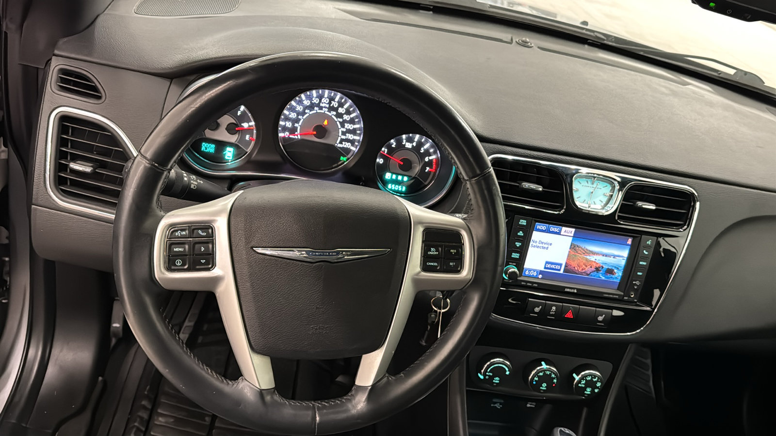 Used 2013 Chrysler 200 Limited FWD image 12