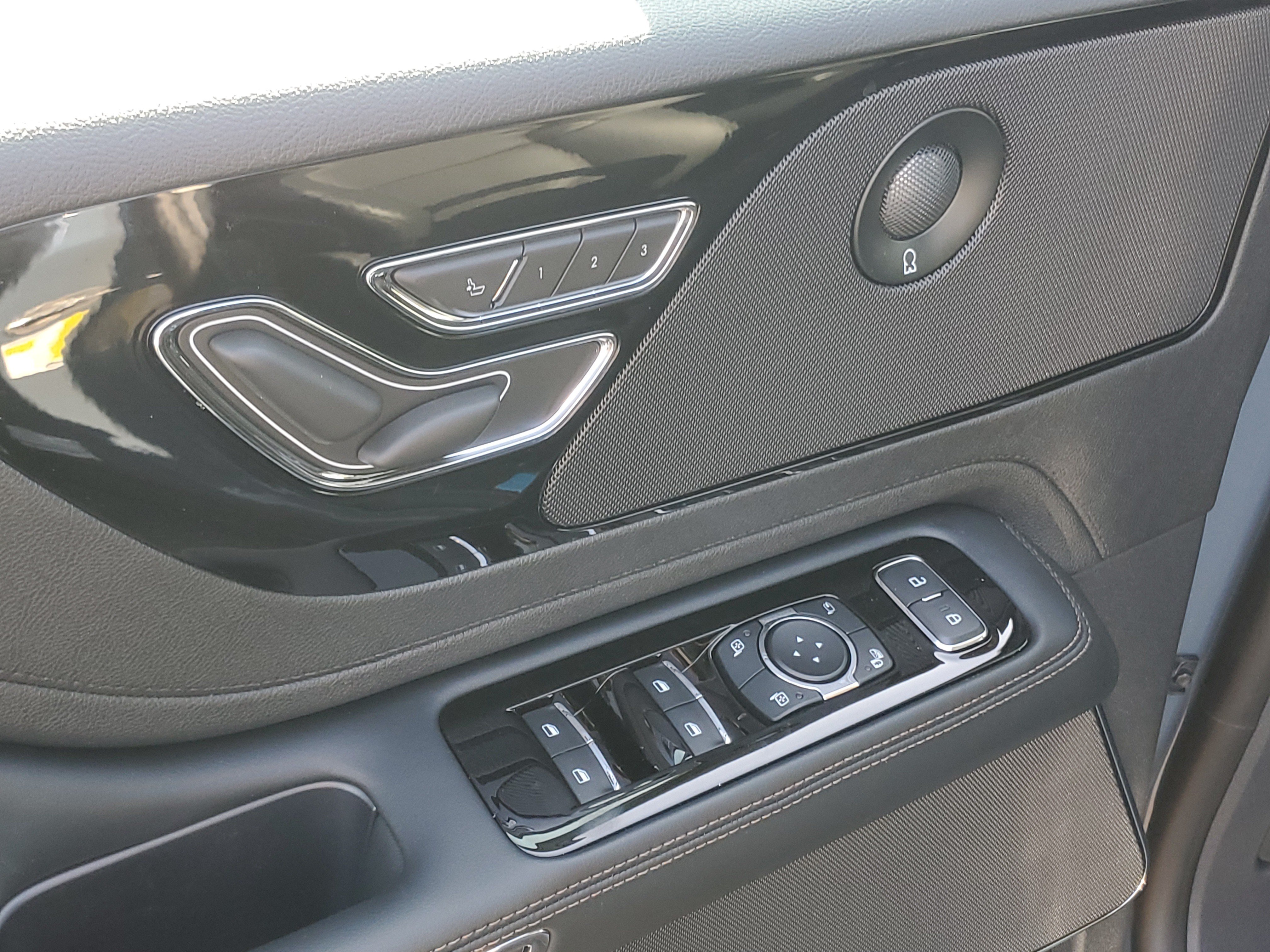 New 2026 Lincoln Aviator AWD image 9