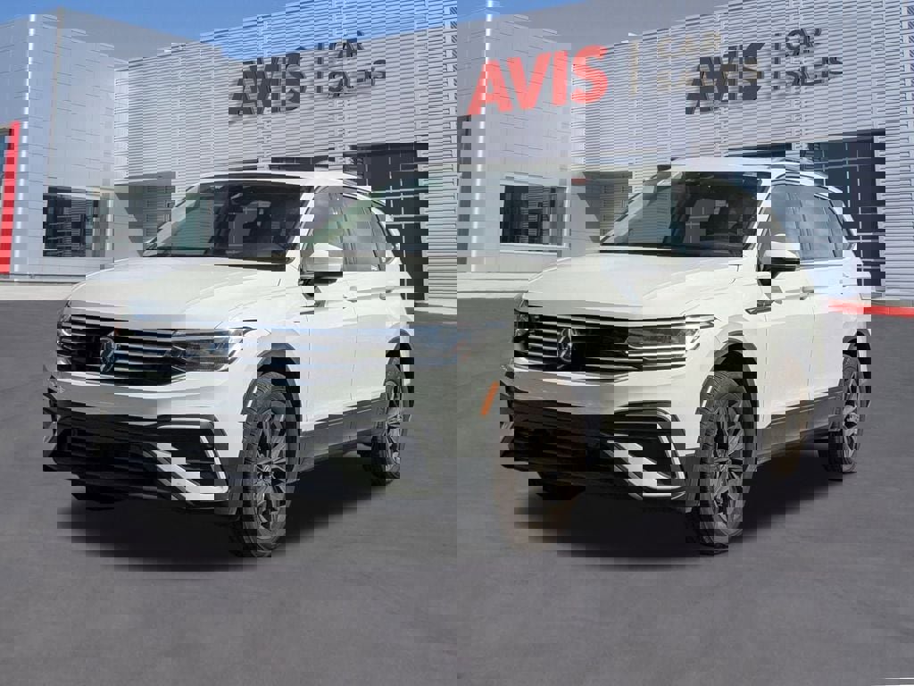 Used 2024 Volkswagen Tiguan SE