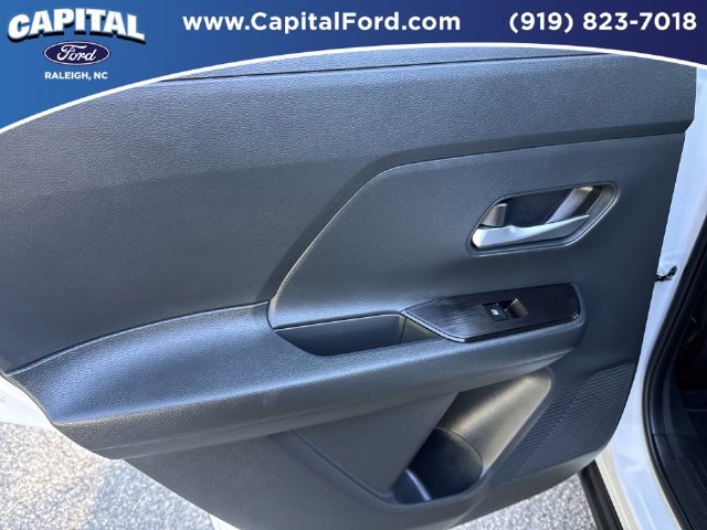 Used 2025 Nissan Kicks SV FWD image 17