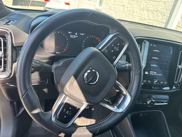 Used 2021 Volvo XC40 T5 R-Design w/ Advanced Package image 13