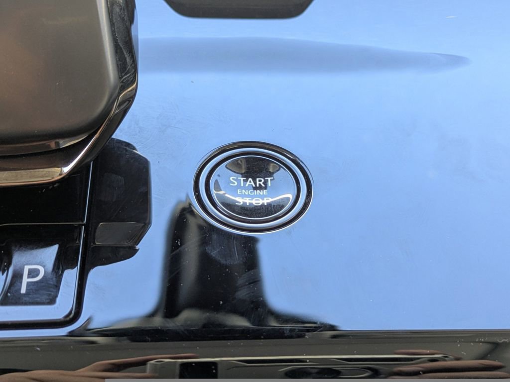 Used 2024 Land Rover Range Rover Sport AWD/4WD image 31