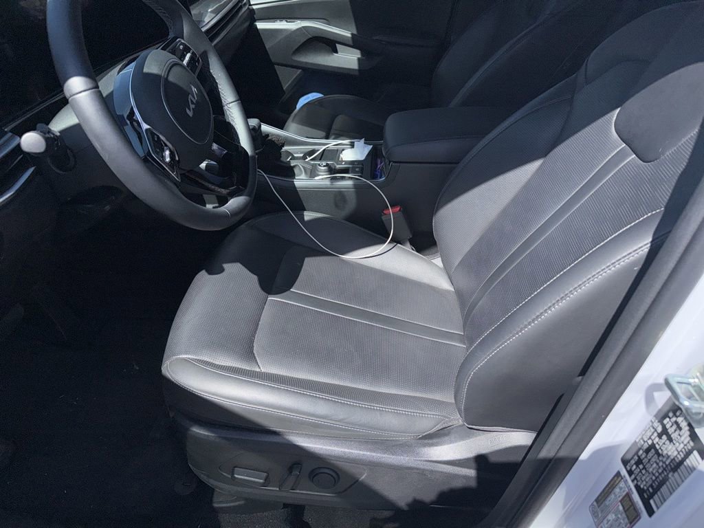 Used 2025 Kia Sorento EX w/ Panoramic Sunroof Package image 28