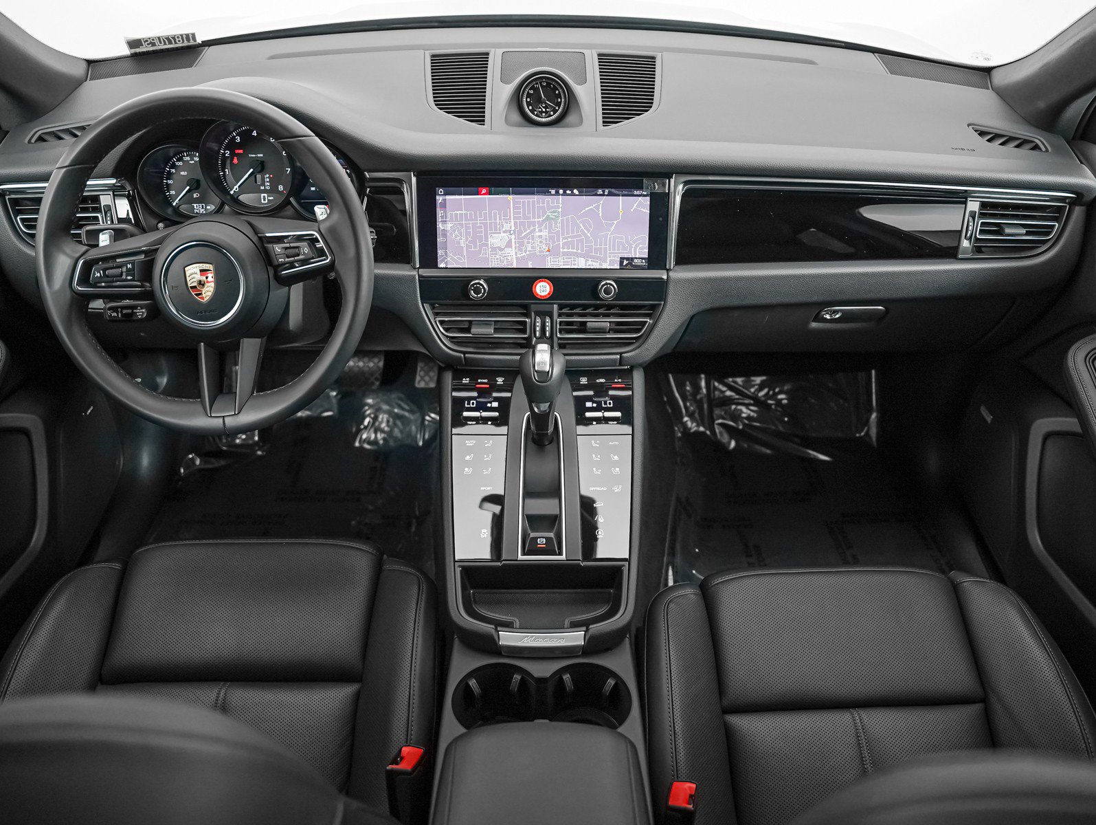 Certified 2026 Porsche Macan AWD/4WD image 15