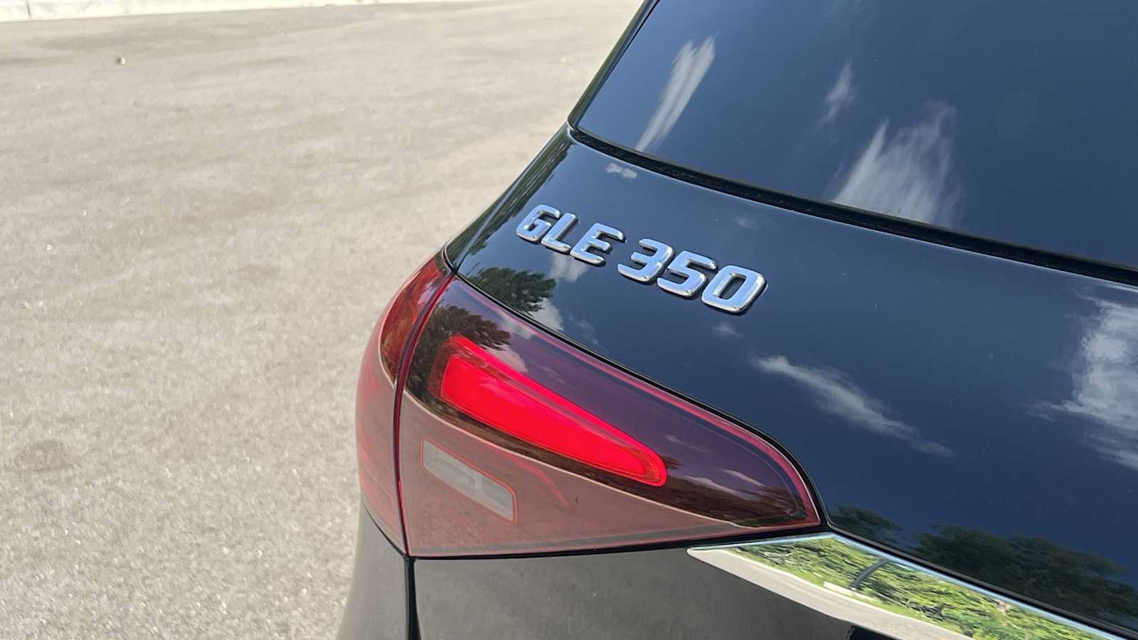 Used 2024 Mercedes-Benz GLE 350 4MATIC image 24