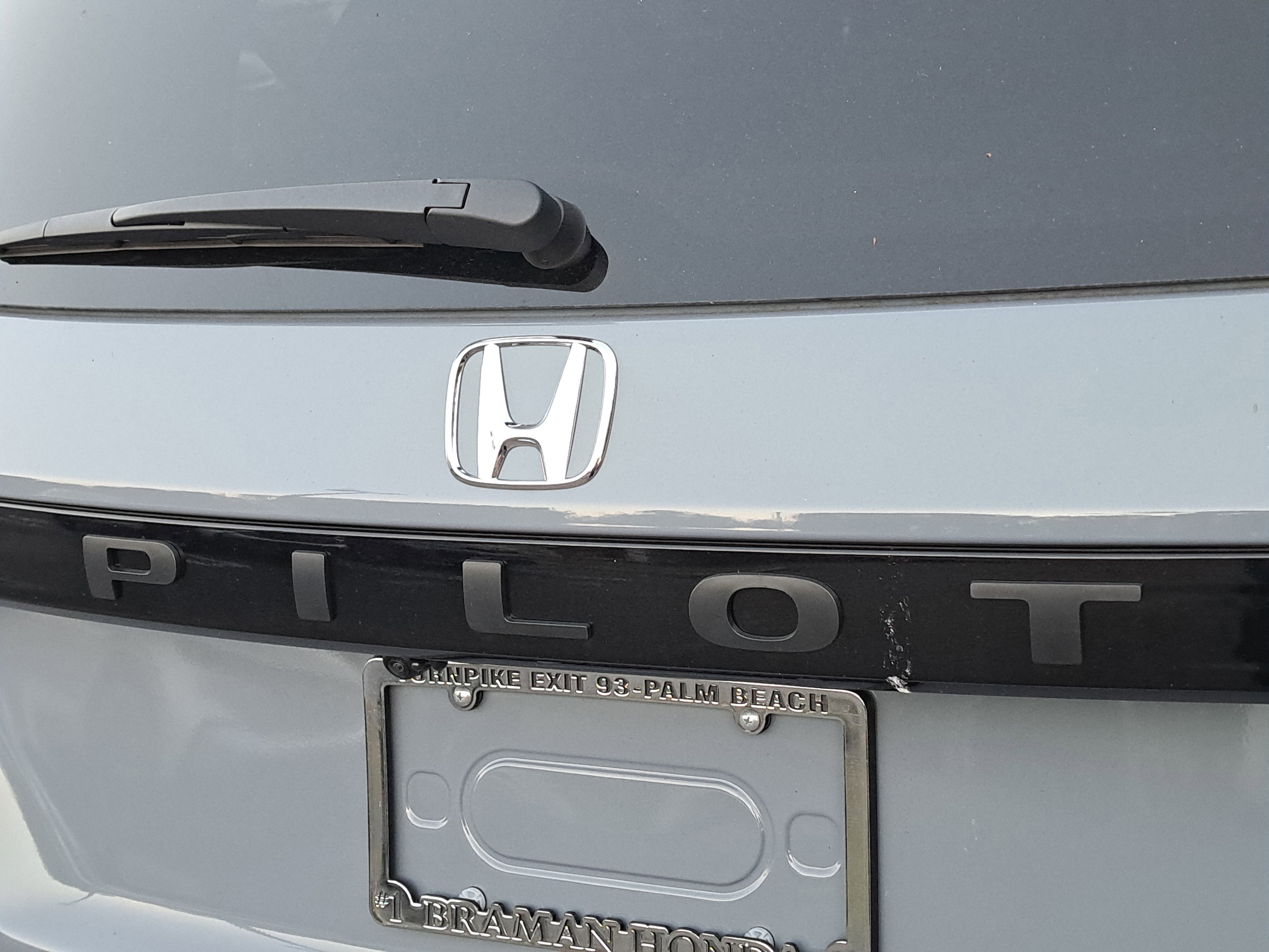 New 2025 Honda Pilot Black Edition image 8