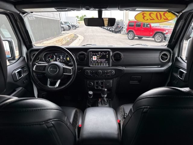 Used 2023 Jeep Wrangler Unlimited Sahara AWD/4WD image 15