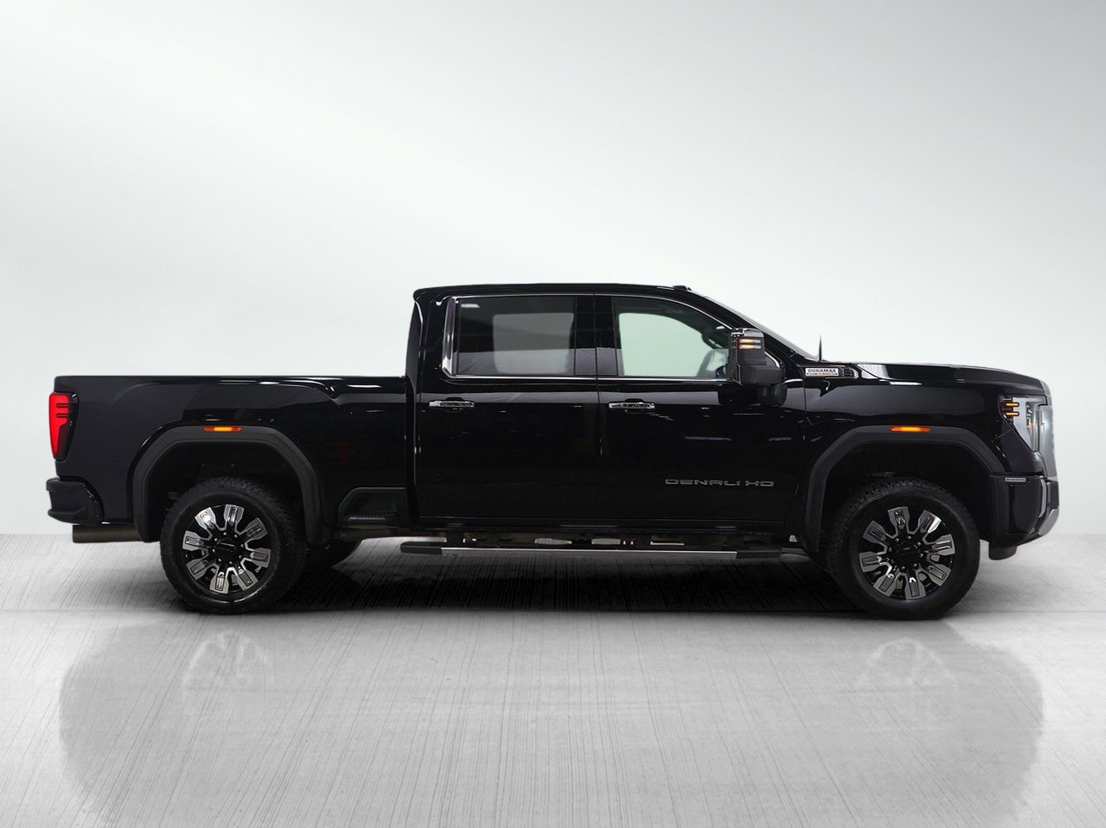 Used 2025 GMC Sierra 2500 Denali image 6
