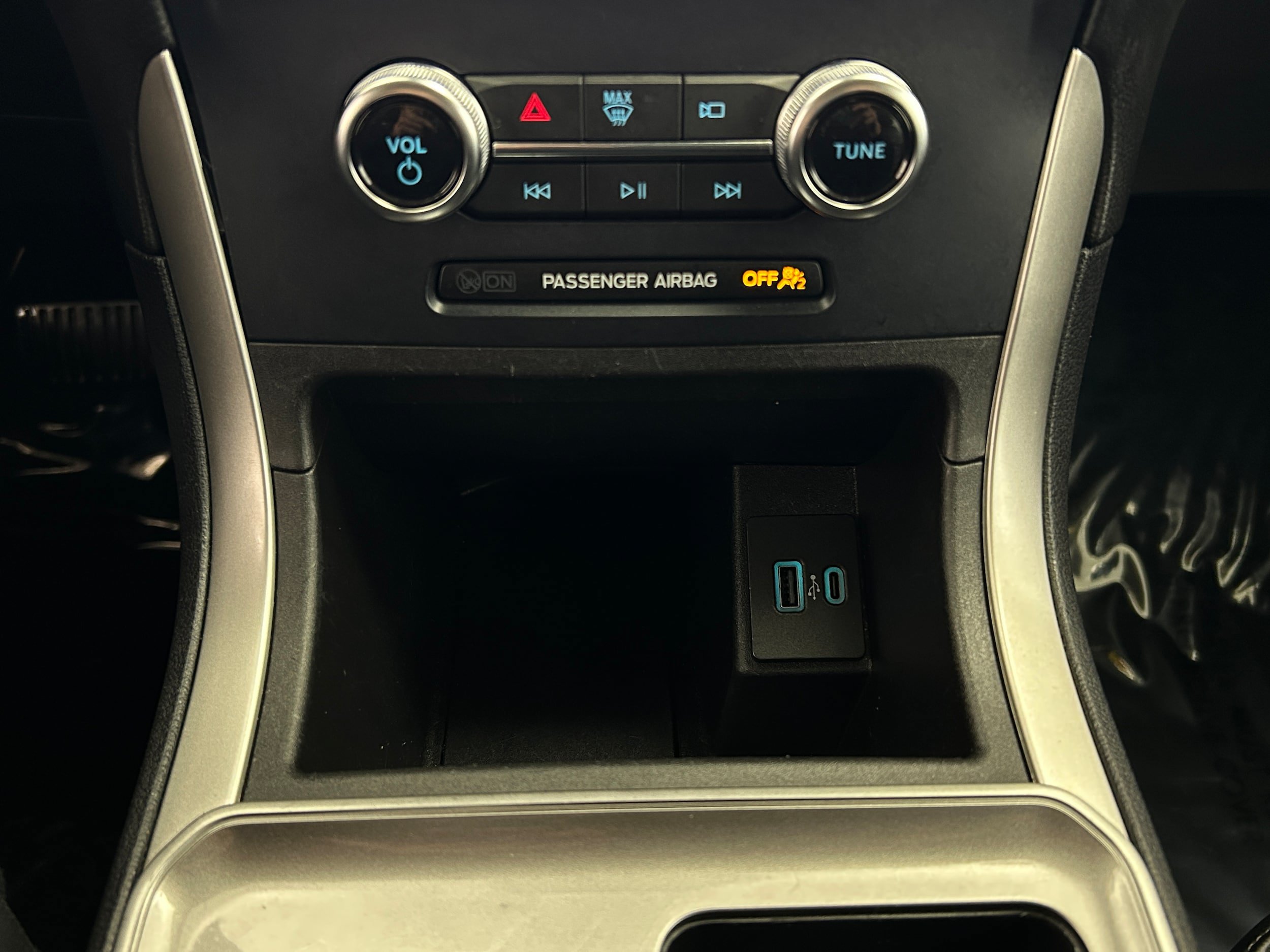 Used 2023 Ford Edge SEL AWD/4WD image 9