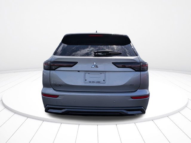 Used 2025 Mitsubishi Outlander SEL FWD image 4