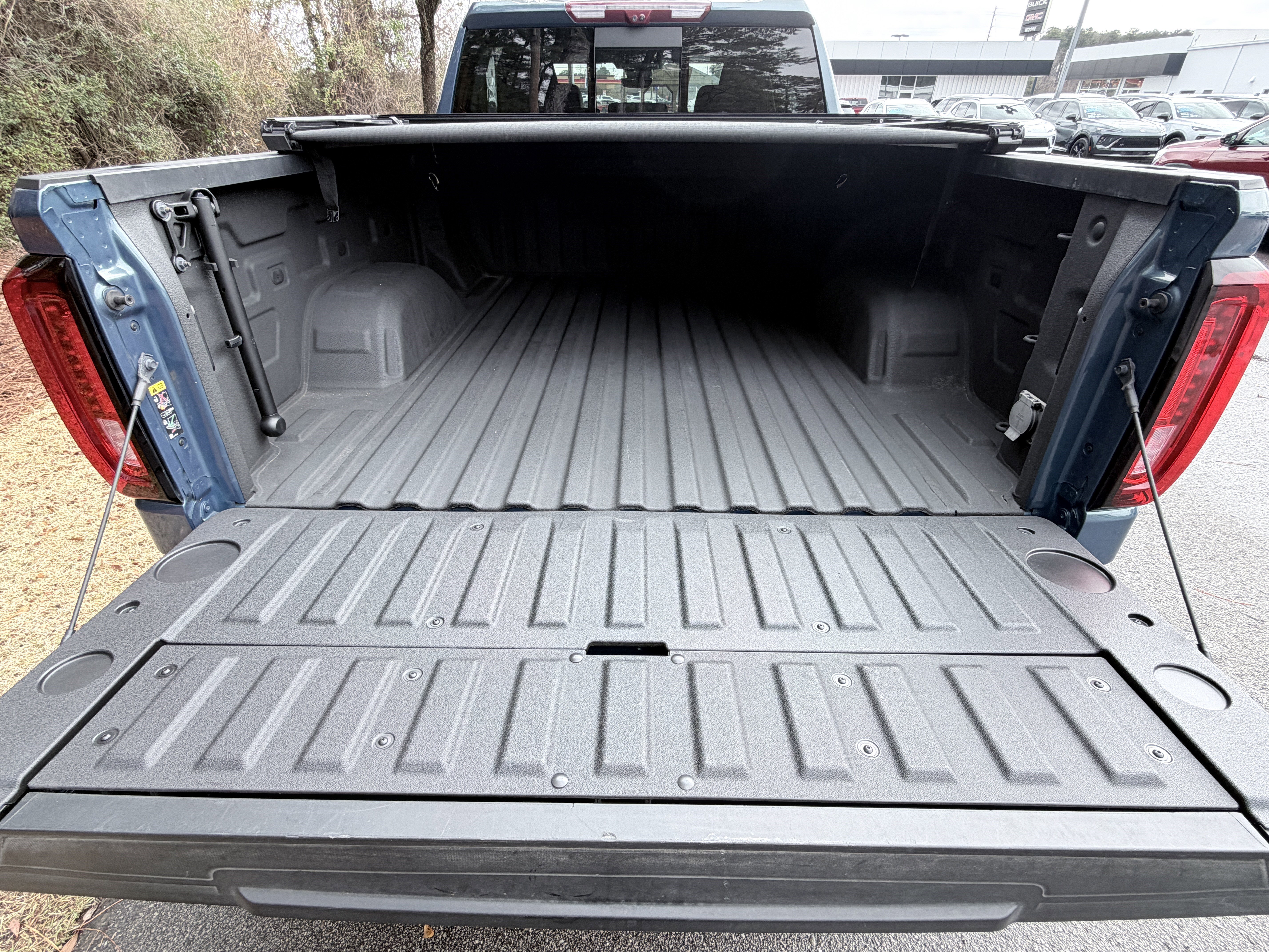 Used 2024 GMC Sierra 1500 Denali w/ Technology Package image 9