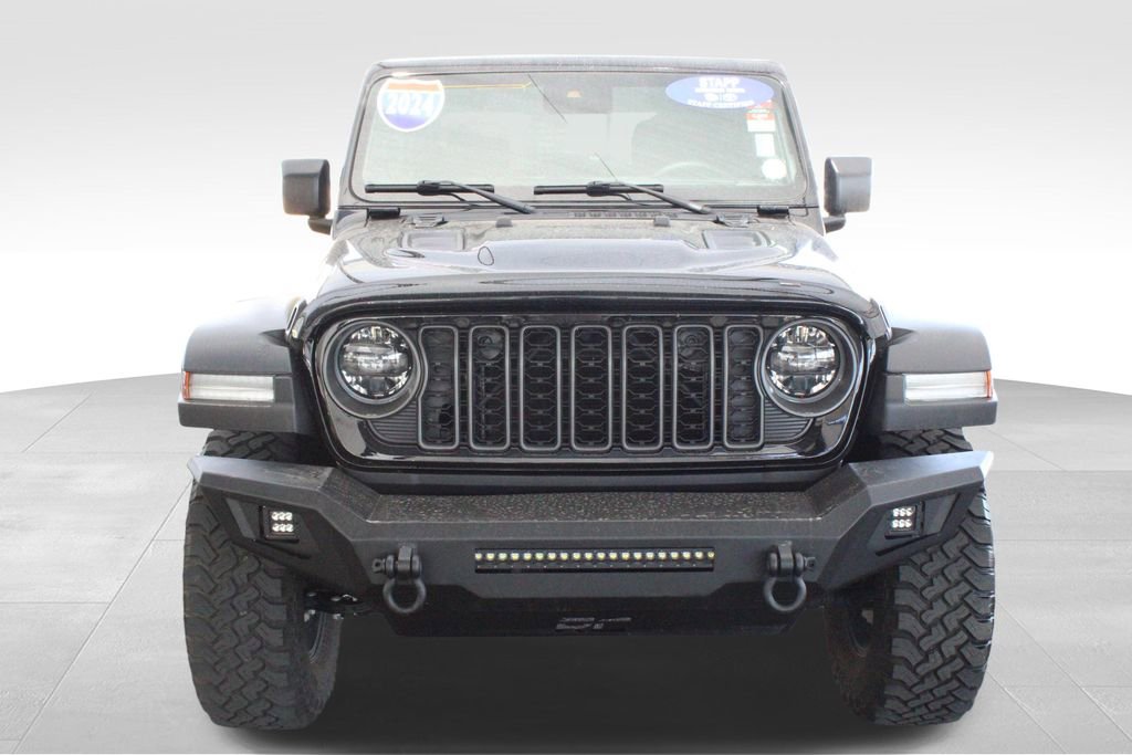 Used 2024 Jeep Gladiator Rubicon w/ Convenience Group AWD/4WD image 8