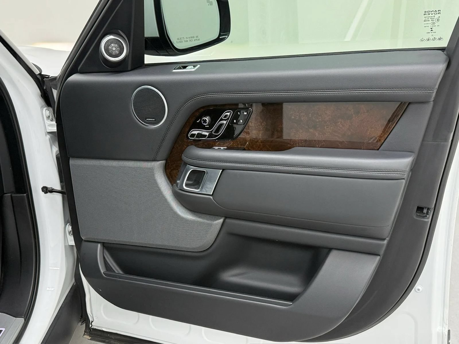Used 2021 Land Rover Range Rover P525 Westminster Edition LWB AWD/4WD image 25