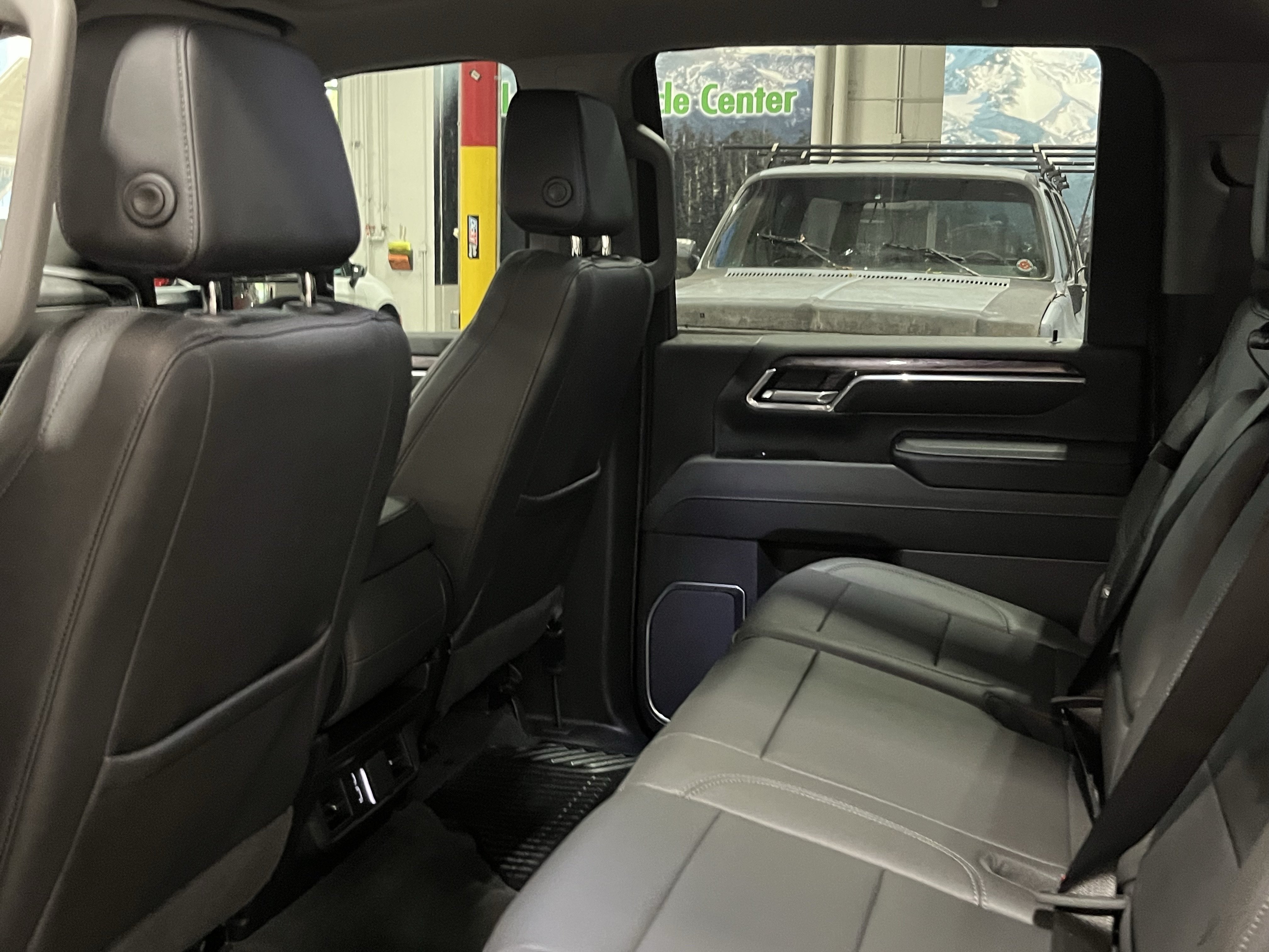 Used 2025 Chevrolet Silverado 3500 LTZ AWD/4WD image 25