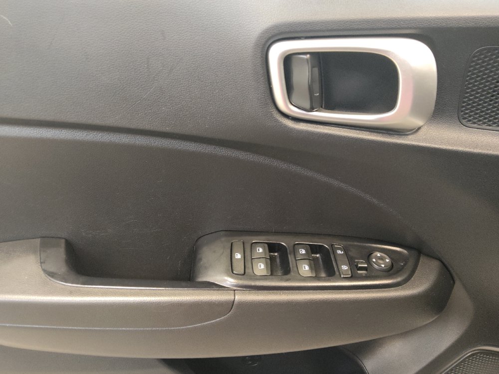 Used 2021 Hyundai Venue SEL w/ Premium Package FWD image 27