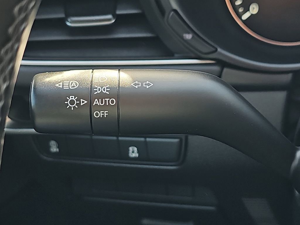 Used 2023 MAZDA MAZDA3 s image 27