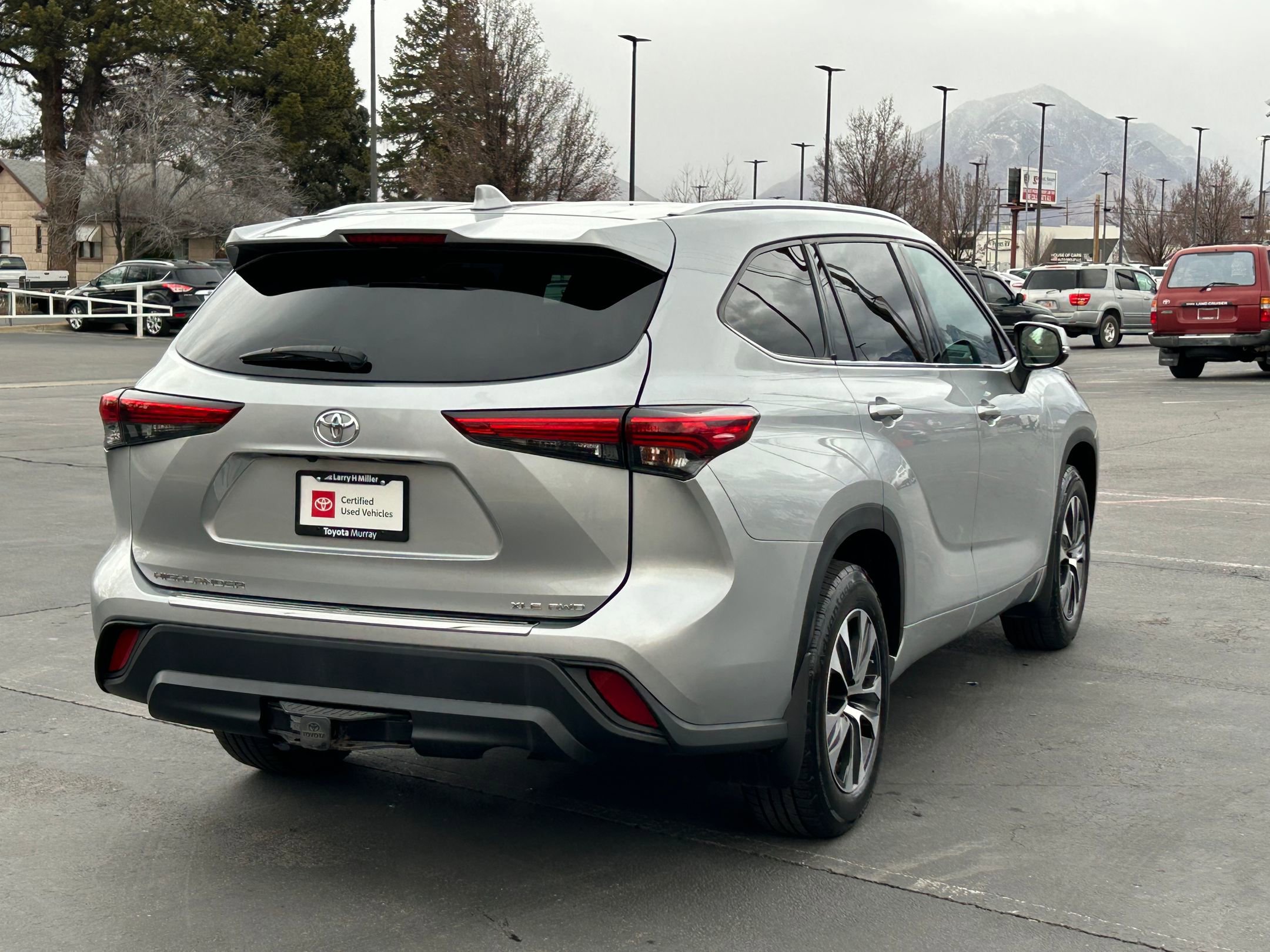 Used 2021 Toyota Highlander XLE image 5