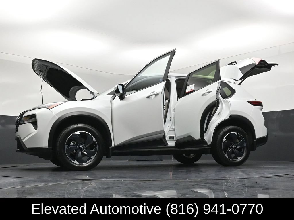 Used 2024 Nissan Rogue SV AWD/4WD image 40