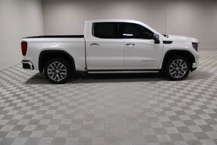 Used 2023 GMC Sierra 1500 Denali w/ Denali Reserve Package AWD/4WD image 13