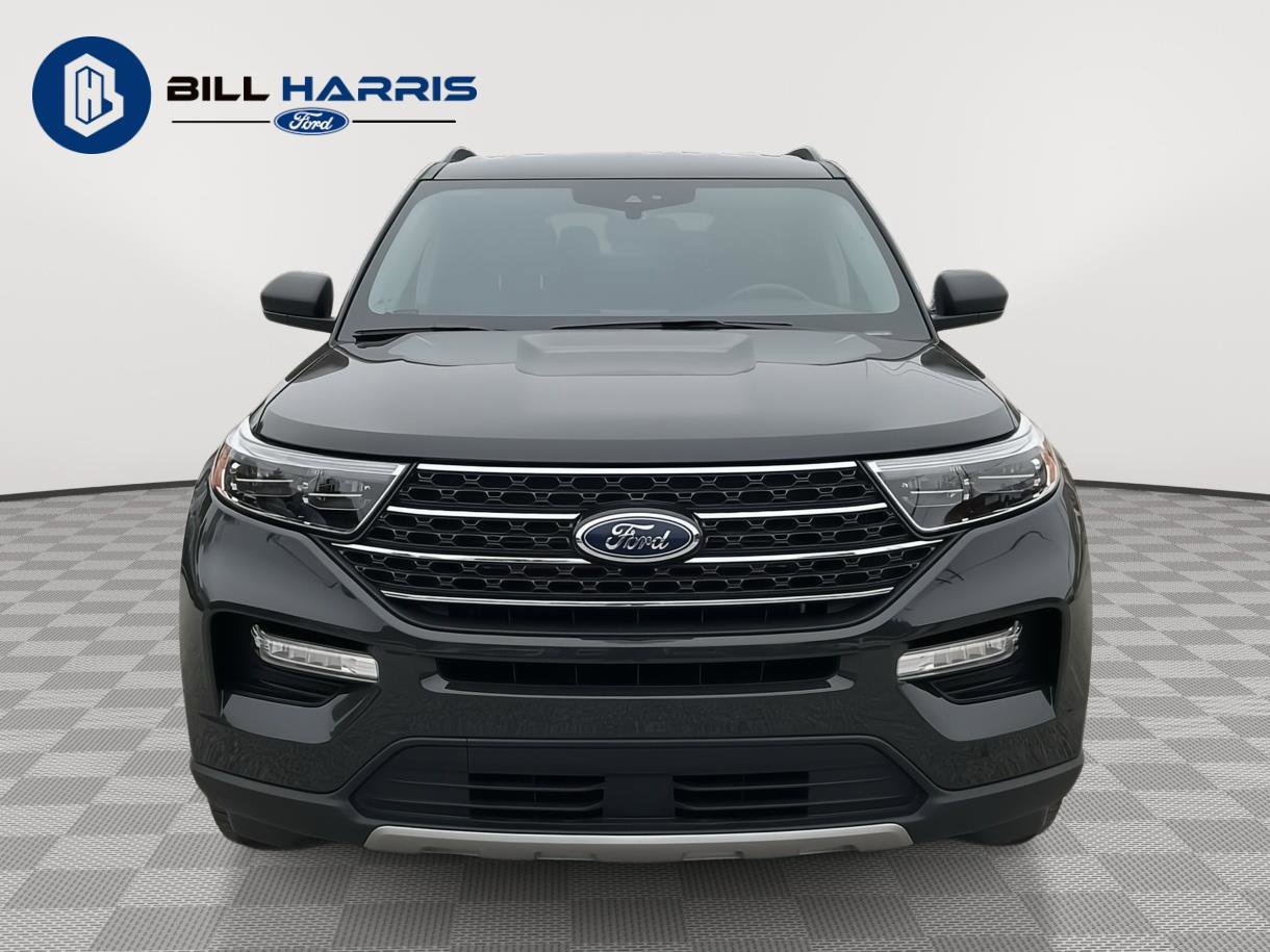 Used 2023 Ford Explorer XLT w/ Equipment Group 202A AWD/4WD image 2