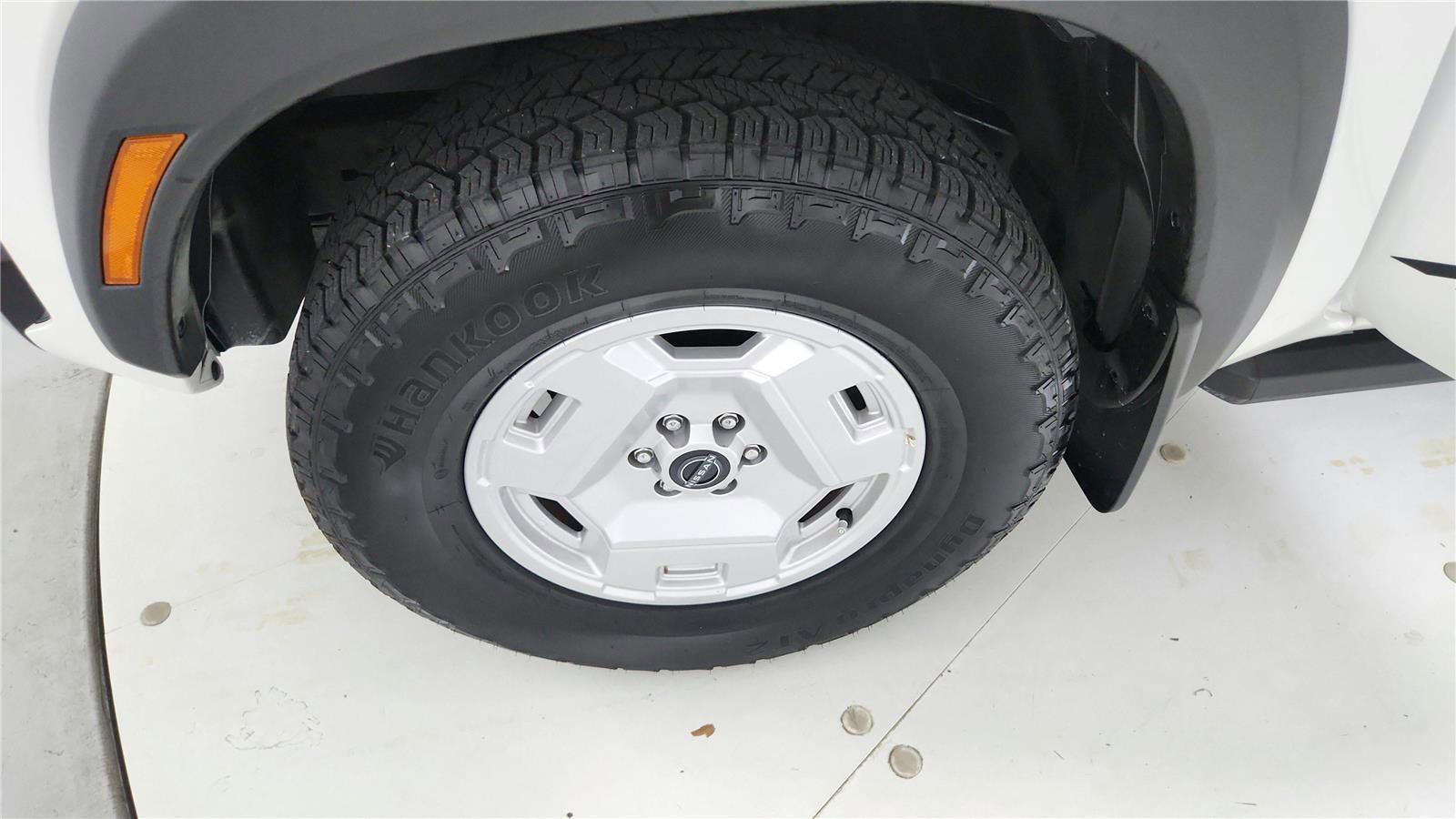 Used 2024 Nissan Frontier SV w/ Hardbody Edition AWD/4WD image 28