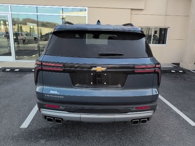 Used 2025 Chevrolet Traverse LT image 7