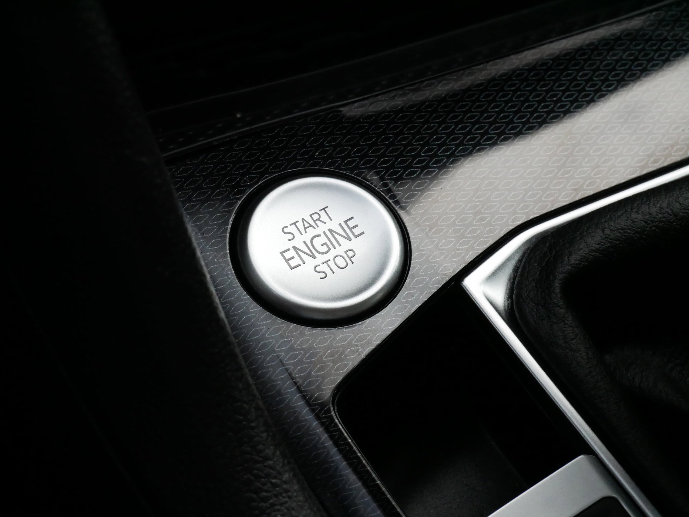 Certified 2025 Volkswagen Taos SE image 27