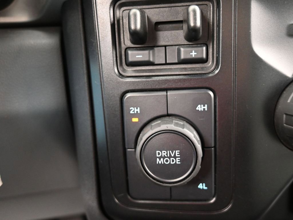Used 2025 Ford F250 XLT image 27