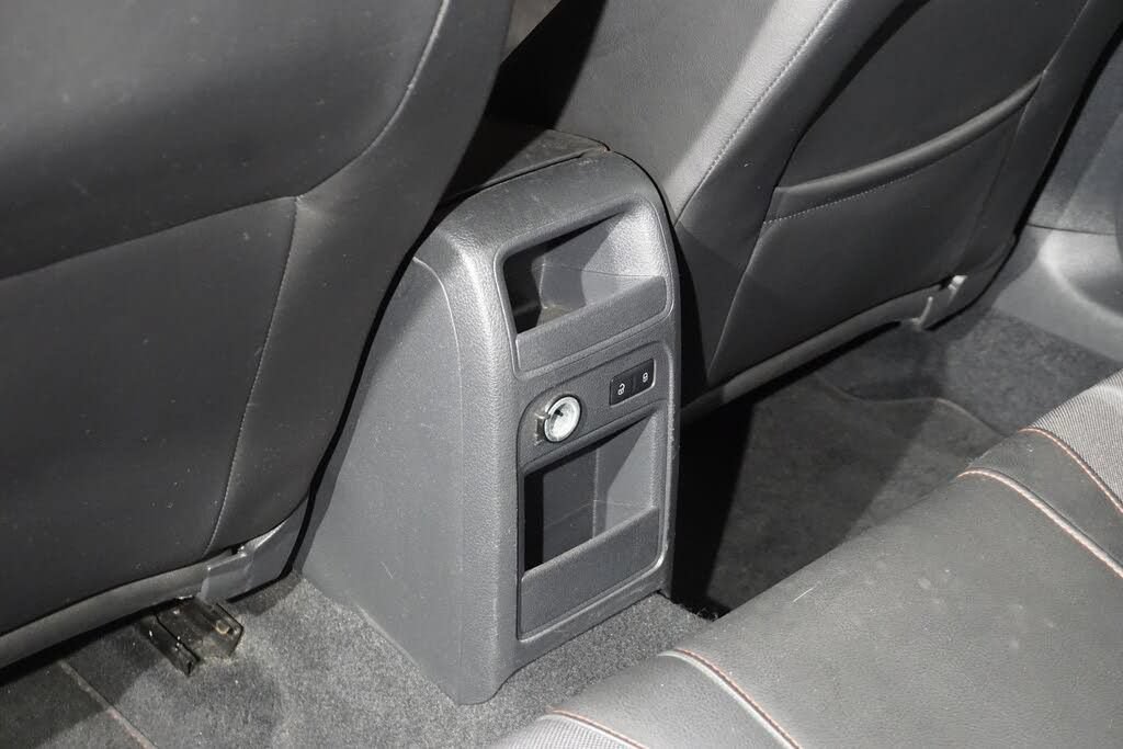 Used 2012 Volkswagen Jetta GLI FWD image 19