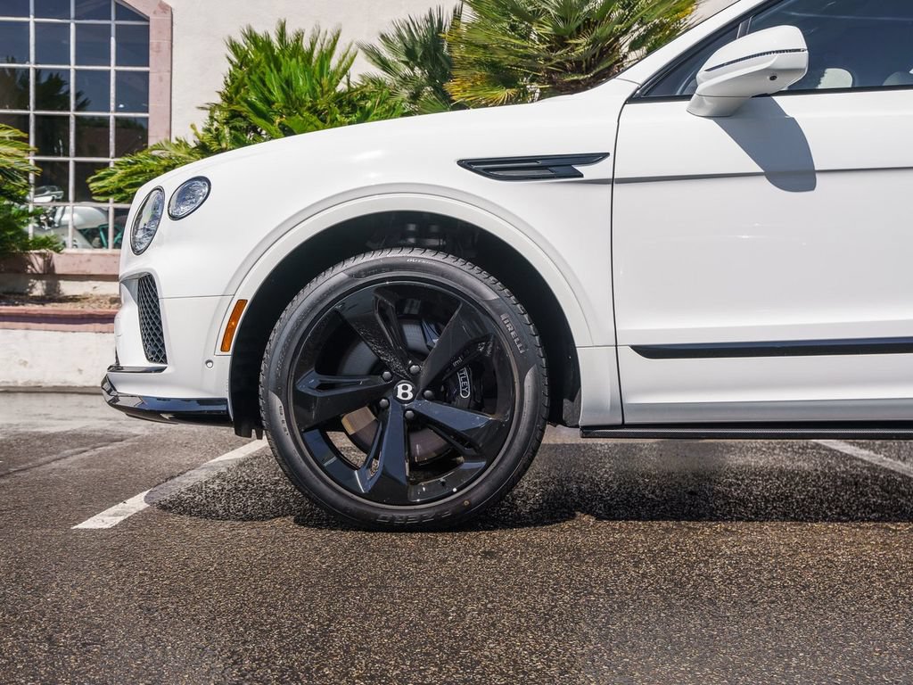 Used 2025 Bentley Bentayga Extended Wheelbase AWD/4WD image 6