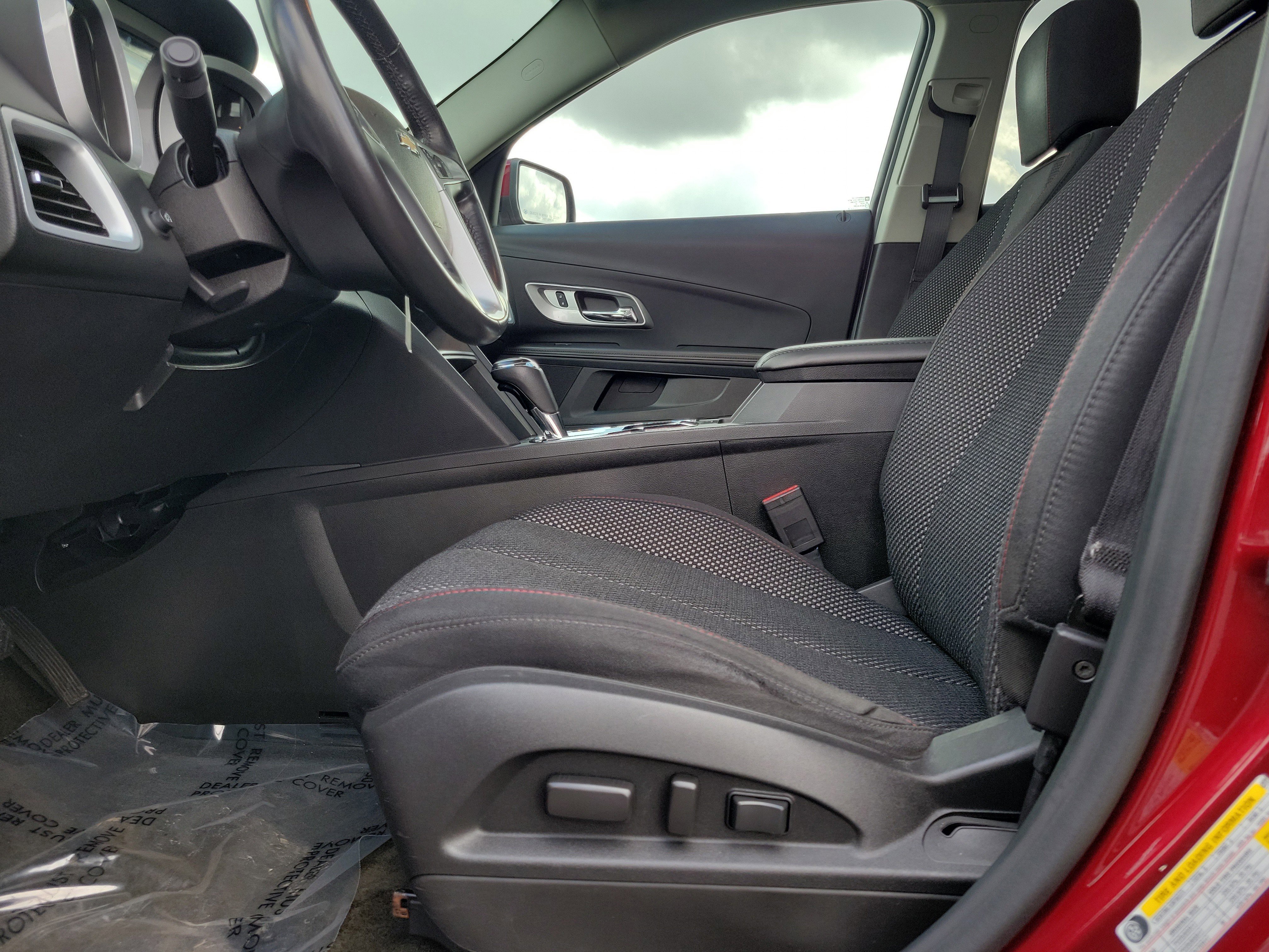 Used 2017 Chevrolet Equinox LT image 16